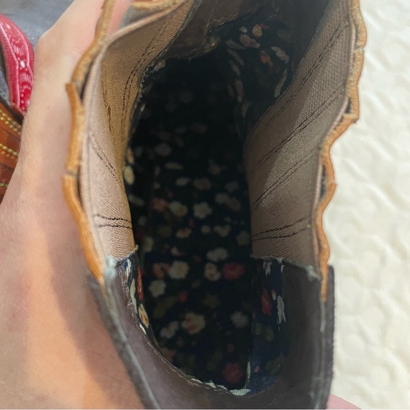 Iliyah Gray Geometric Studded-Band Chain Faux Leather Ankle Boots ZL840 Size 39 - Picture 5 of 12